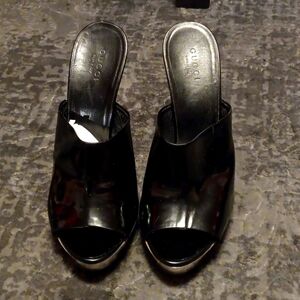 Gucci- Patent Leather Platform Women's Shoes 7.5 made in Italia